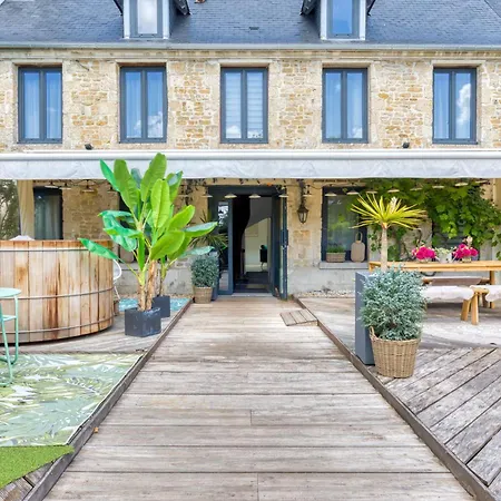 La Dame De Coeur La Maison A L'oree De Deauville Touques