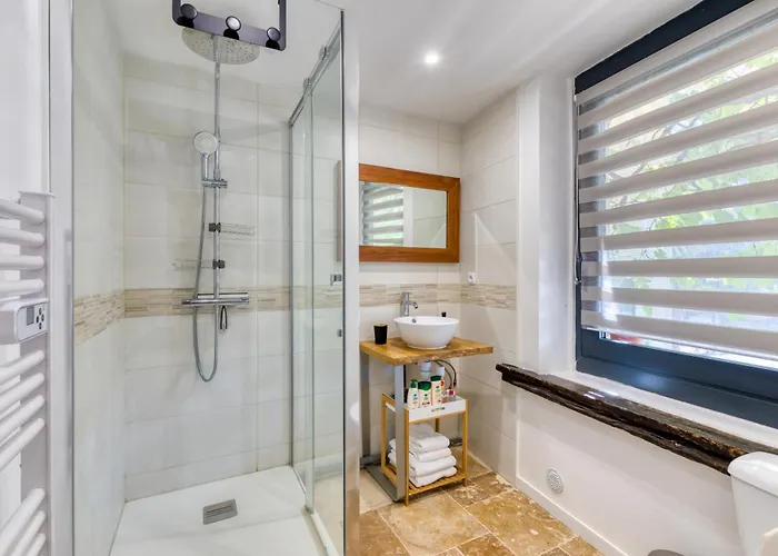 Bed & Breakfast La Dame De Coeur Deauville, Maison D'hotes-b&b 4*